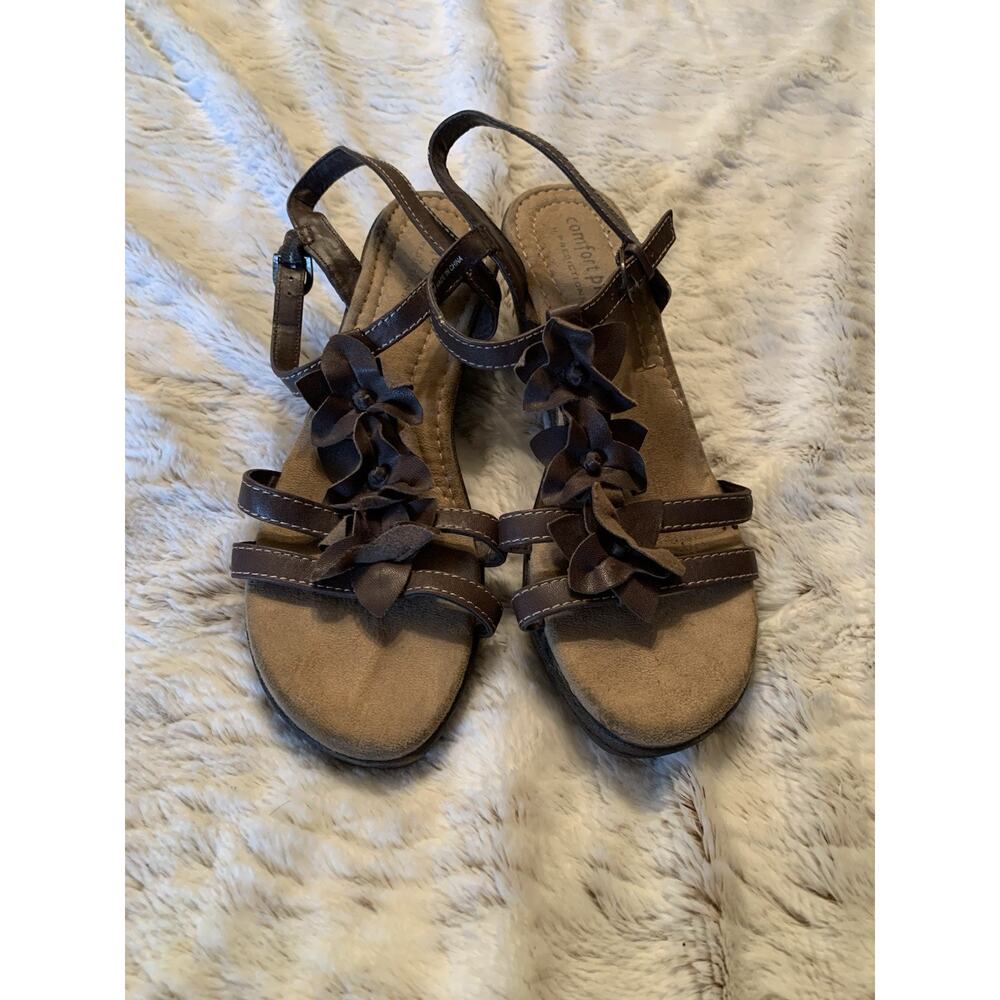 Women’s Comfort plus by Predictions brown wedge sandals size 9.5